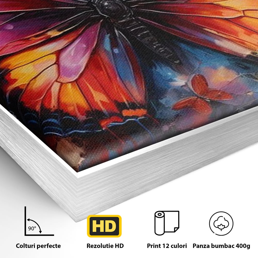 Detaliu al suprafetei: tablou canvas cu fluture central multicolor, in rama de aluminiu argintiu